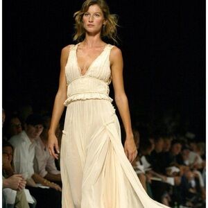 ISO Marc Jacob’s 2004 dress size 2 or 4